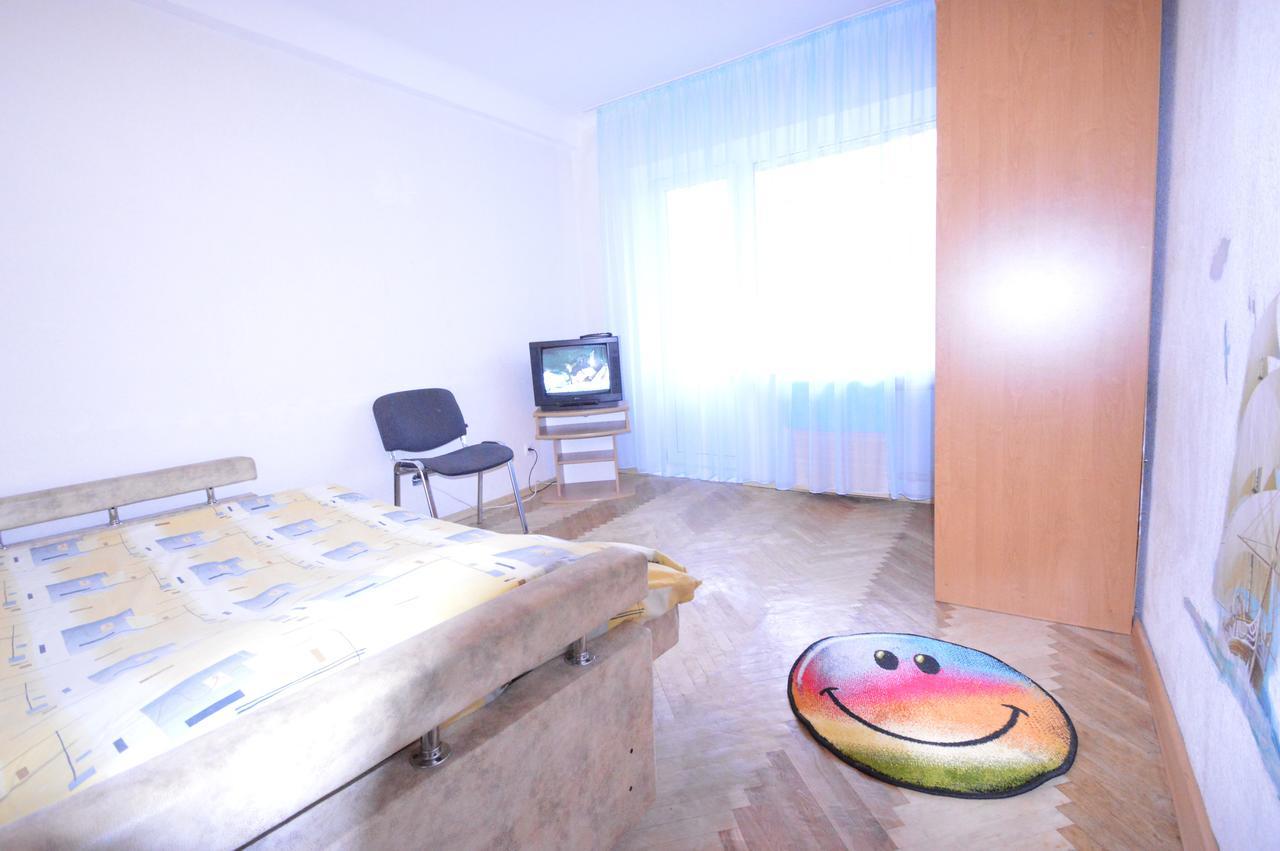 Guest House Otradny For 3 Rooms Киев Экстерьер фото