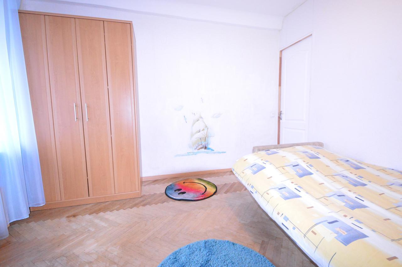 Guest House Otradny For 3 Rooms Киев Экстерьер фото